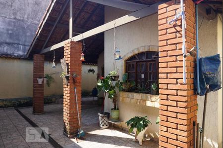 Casa à venda com 220m², 4 quartos e 2 vagas Casa à venda com 220m², 4 quartos e 2 vagasQuintal