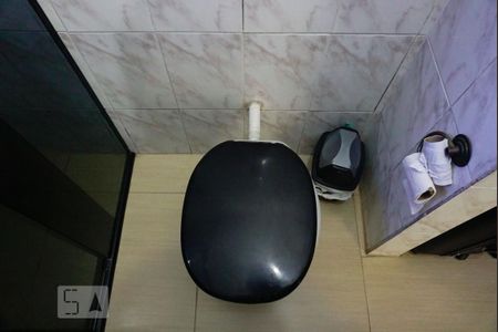 Casa à venda com 220m², 4 quartos e 2 vagas Casa à venda com 220m², 4 quartos e 2 vagasBanheiro da Suíte 1