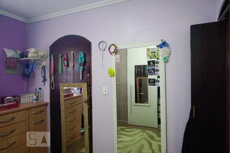 Casa à venda com 220m², 4 quartos e 2 vagas Casa à venda com 220m², 4 quartos e 2 vagasQuarto 2