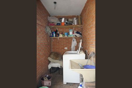 Casa à venda com 220m², 4 quartos e 2 vagas Casa à venda com 220m², 4 quartos e 2 vagasLavanderia