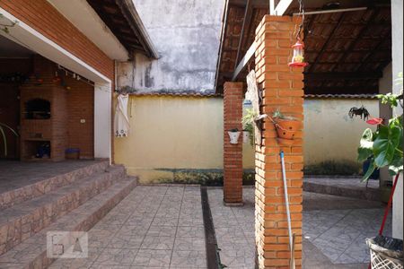 Casa à venda com 220m², 4 quartos e 2 vagas Casa à venda com 220m², 4 quartos e 2 vagasQuintal