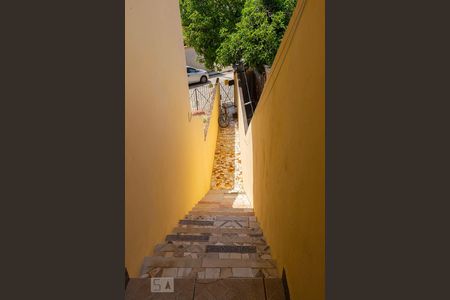 Casa de condomínio para alugar com 50m², 1 quarto e sem vaga Casa de condomínio para alugar com 50m², 1 quarto e sem vagaEscada