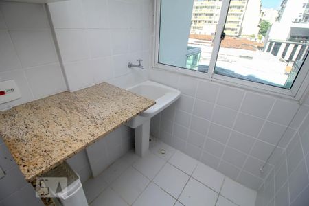 Apartamento para alugar com 70m², 2 quartos e 1 vagaÁrea de Serviço