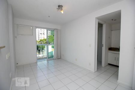 Apartamento para alugar com 70m², 2 quartos e 1 vagaSala