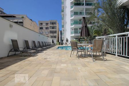 Apartamento para alugar com 70m², 2 quartos e 1 vagaÁrea comum - Piscina