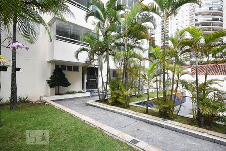 Apartamento para alugar com 120m², 2 quartos e 2 vagasEntrada