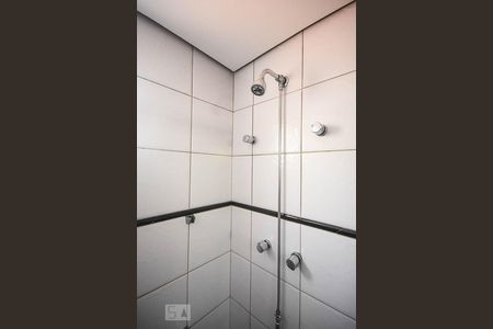 Apartamento para alugar com 120m², 2 quartos e 2 vagasChuveiro do banheiro da suíte 2