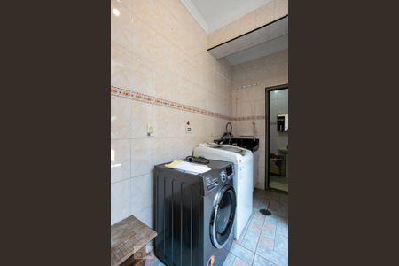 Casa à venda com 240m², 3 quartos e 4 vagasÁrea de serviço