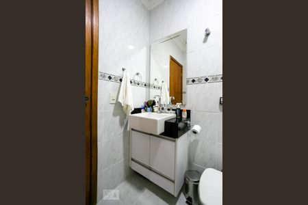 Casa à venda com 240m², 3 quartos e 4 vagasBanheiro da suíte 1