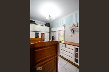 Casa à venda com 240m², 3 quartos e 4 vagasSuíte 2