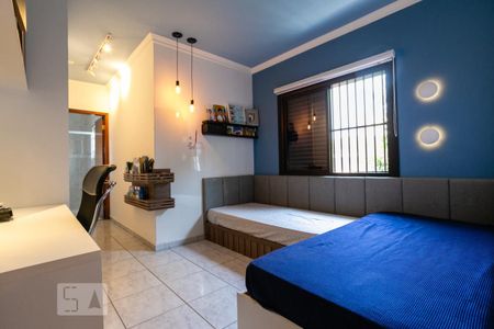 Casa à venda com 240m², 3 quartos e 4 vagasSuíte 3