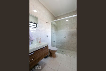 Casa à venda com 240m², 3 quartos e 4 vagasBanheiro da suíte 3