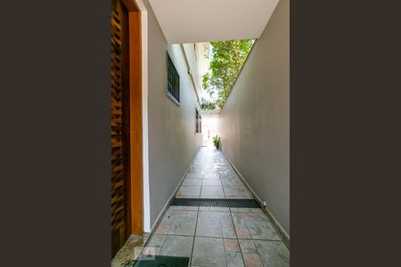 Casa à venda com 240m², 3 quartos e 4 vagasCorredor