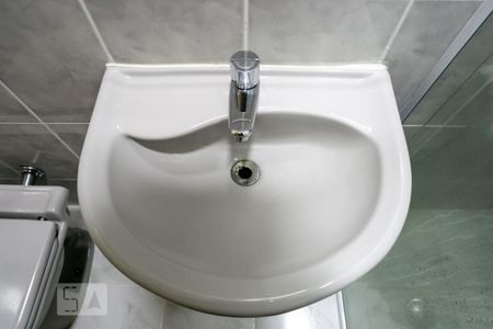 Casa à venda com 240m², 3 quartos e 4 vagasBanheiro da suíte 2