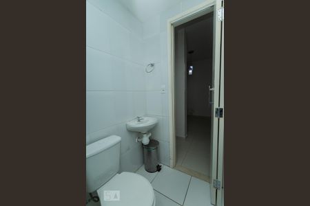 Apartamento à venda com 45m², 2 quartos e sem vaga Apartamento à venda com 45m², 2 quartos e sem vagaBanheiro