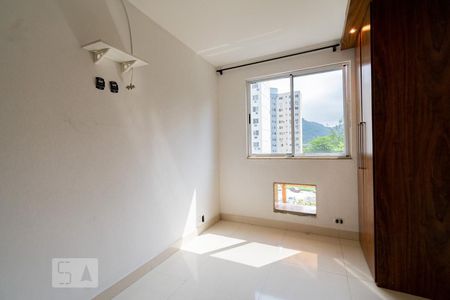 Quarto 2 de apartamento à venda com 2 quartos, 45m² em Jacarepaguá, Rio de Janeiro