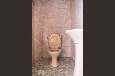 Banheiro de casa para alugar com 1 quarto, 50m² em Vila Bancária Munhoz, São Paulo