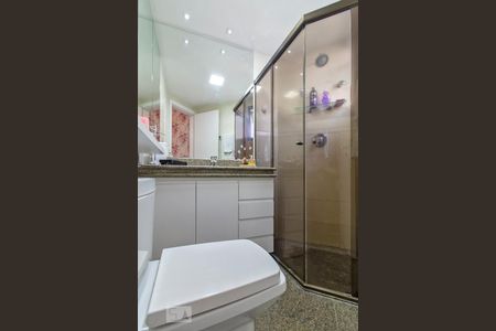 Apartamento para alugar com 230m², 5 quartos e 4 vagasBanheiro da Suíte 1