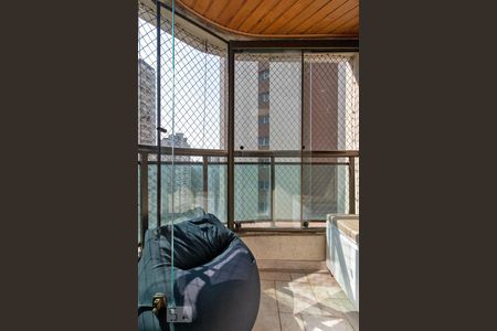 Apartamento para alugar com 230m², 5 quartos e 4 vagasSacada da Suíte 3