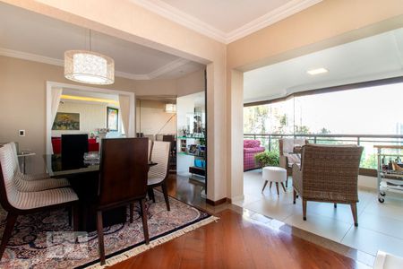 Apartamento para alugar com 230m², 5 quartos e 4 vagasSala de Jantar