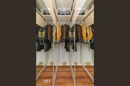 Apartamento para alugar com 230m², 5 quartos e 4 vagasCloset da suíte 3