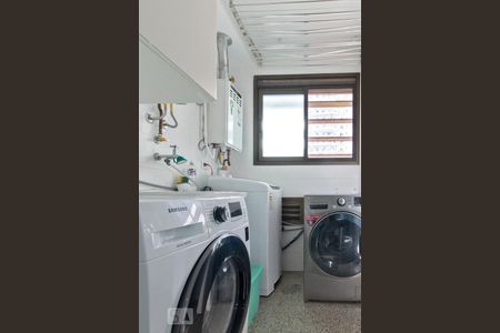 Apartamento para alugar com 230m², 5 quartos e 4 vagasLavanderia