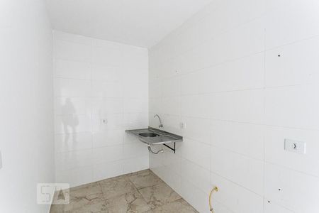 Cozinha de apartamento para alugar com 1 quarto, 30m² em Quarta Parada, São Paulo