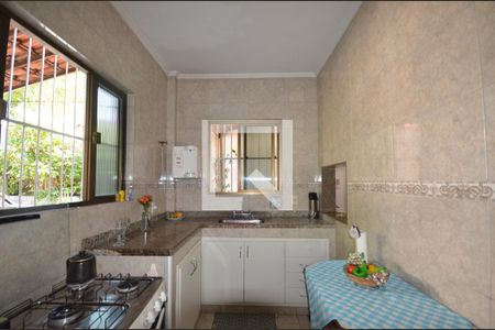 Casa para alugar com 330m², 3 quartos e 3 vagasCozinha