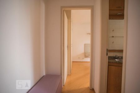 Corredor - Quarto de apartamento para alugar com 1 quarto, 40m² em Vila Guarani (z Sul), São Paulo