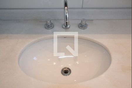 Apartamento para alugar com 67m², 2 quartos e 1 vaga Apartamento para alugar com 67m², 2 quartos e 1 vagaBanheiro da Suíte