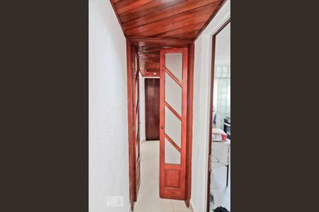 Corredor de apartamento para alugar com 2 quartos, 50m² em Vila Dionisia, São Paulo
