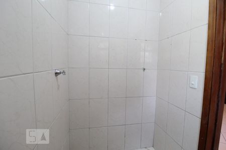 Banheiro social de apartamento para alugar com 2 quartos, 52m² em Condomínio Maracanã, Santo André