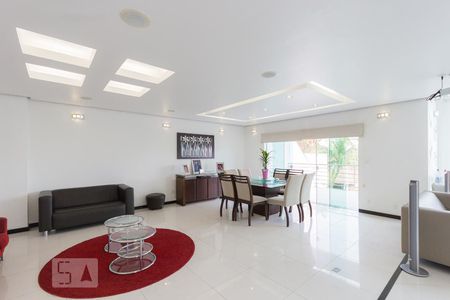 Casa de condomínio à venda com 457m², 3 quartos e 4 vagasSala