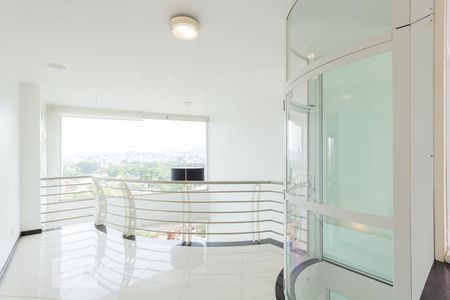 Casa de condomínio à venda com 457m², 3 quartos e 4 vagasSegundo Andar - Mezanino