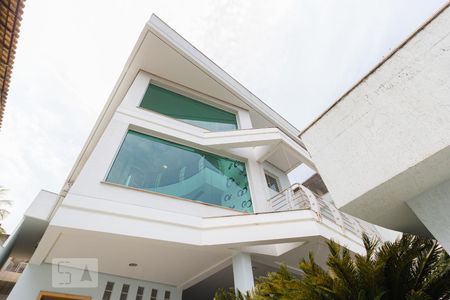 Casa de condomínio à venda com 457m², 3 quartos e 4 vagasFachada