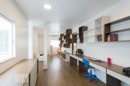 Casa de condomínio à venda com 457m², 3 quartos e 4 vagasEscritório