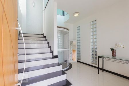 Casa de condomínio à venda com 457m², 3 quartos e 4 vagasEntrada da Casa