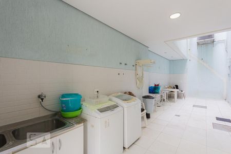 Casa de condomínio à venda com 457m², 3 quartos e 4 vagasLavanderia