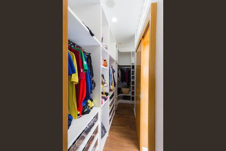 Casa de condomínio à venda com 457m², 3 quartos e 4 vagasCloset da Suíte 1