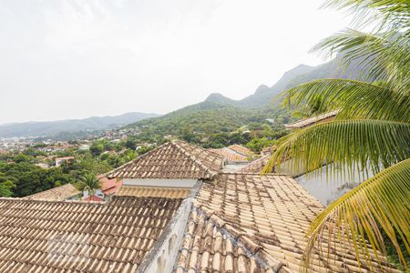 Casa de condomínio à venda com 457m², 3 quartos e 4 vagasVista