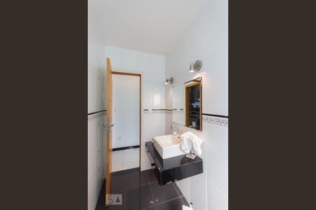 Casa de condomínio à venda com 457m², 3 quartos e 4 vagasLavabo