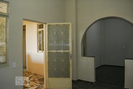 Casa para alugar com 60m², 2 quartos e sem vaga Casa para alugar com 60m², 2 quartos e sem vagaSala