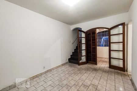 Sala de casa à venda com 2 quartos, 126m² em Jardim Oliveiras, Taboão da Serra