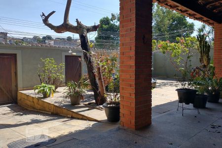 Casa para alugar com 624m², 3 quartos e 3 vagasQuintal 