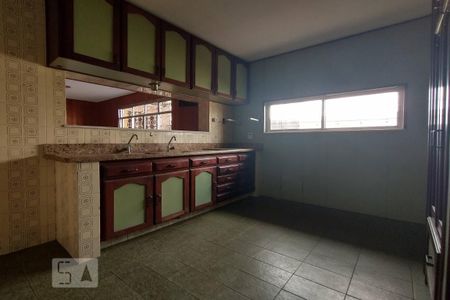 Casa para alugar com 624m², 3 quartos e 3 vagasCozinha - Armários