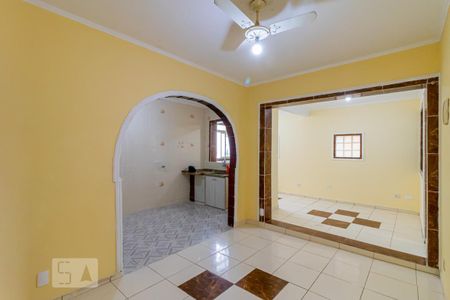 Casa para alugar com 3 quartos, 100m² em Vila Brasilina, São Paulo