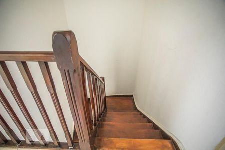 Casa à venda com 163m², 4 quartos e 1 vagaEscadas - Quarto