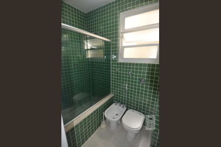 Banheiro 1 de apartamento para alugar com 2 quartos, 70m² em Copacabana, Rio de Janeiro