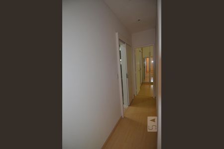 Corredor de apartamento para alugar com 2 quartos, 70m² em Copacabana, Rio de Janeiro