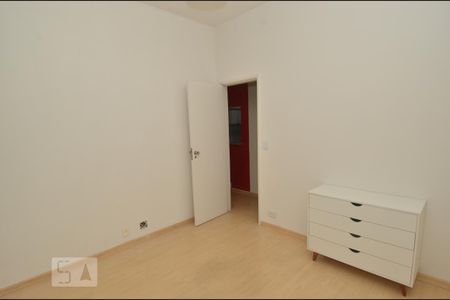 Quarto 1 de apartamento para alugar com 2 quartos, 70m² em Copacabana, Rio de Janeiro